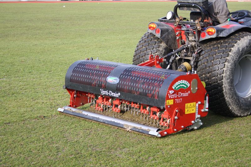 Aération en force - aération de pelouse - entretien gazon - COSEEC ...